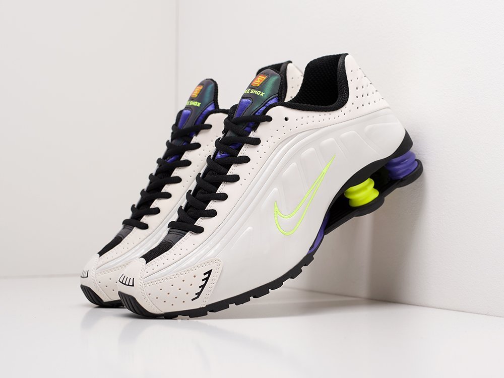 Nike shox r4 white and black hotsell