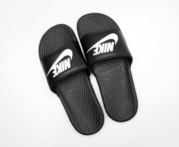 Сланцы Nike black lthr Сланцы Nike black lthr
