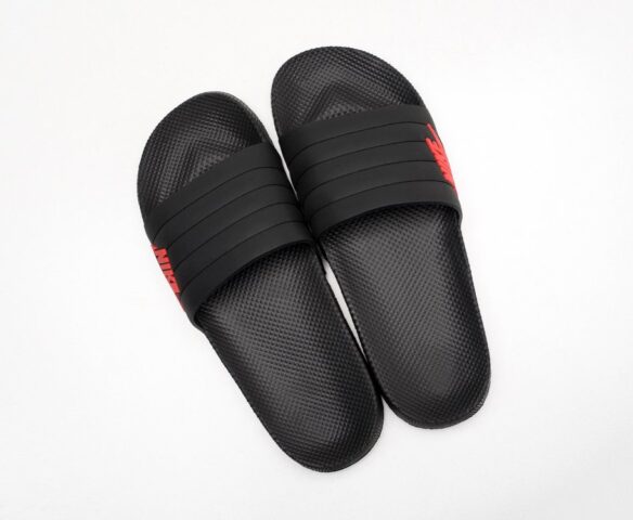 Сланцы Nike черные 2023 Сланцы Nike черные 2023