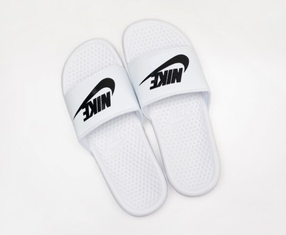 Сланцы Nike white lther Сланцы Nike white lther