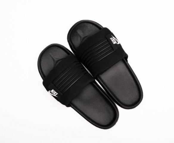 Сланцы Nike черные Сланцы Nike черные